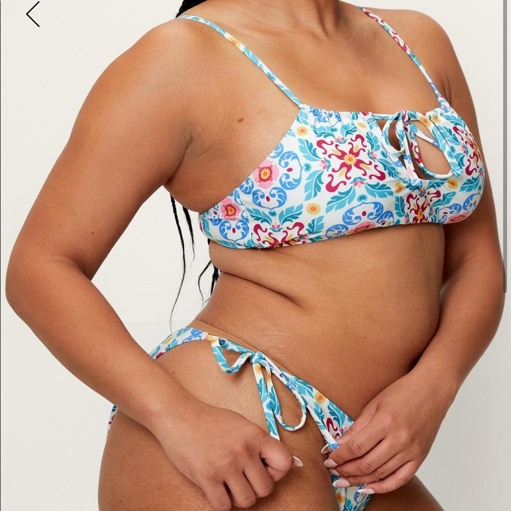 Cute Plus Size Bikini Set - Picture 2 of 4